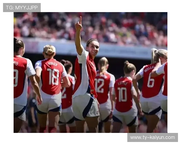 阿森纳中场一脚直塞几乎直接洞穿防守 阿森纳中场一脚直塞几乎直接洞穿防守