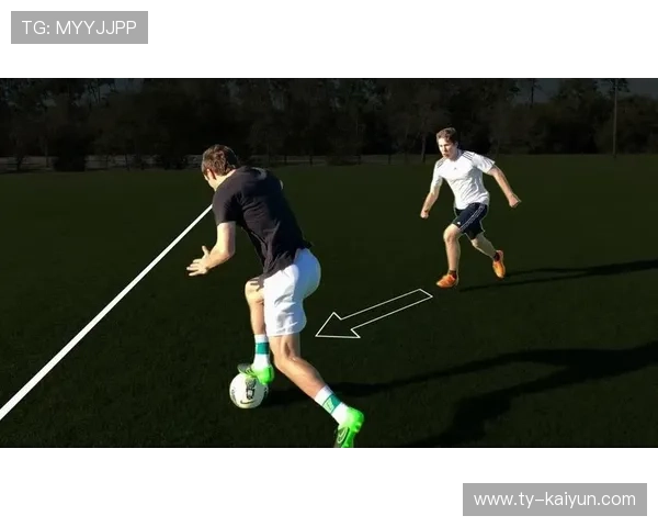 波尔图赞博禁区凌空劲抽入网动作果断——从瞬间看见训练与品牌力量