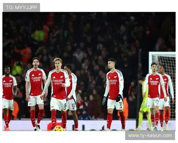 阿森纳强势推进逼得对手后撤，马丁内利劲射被扑