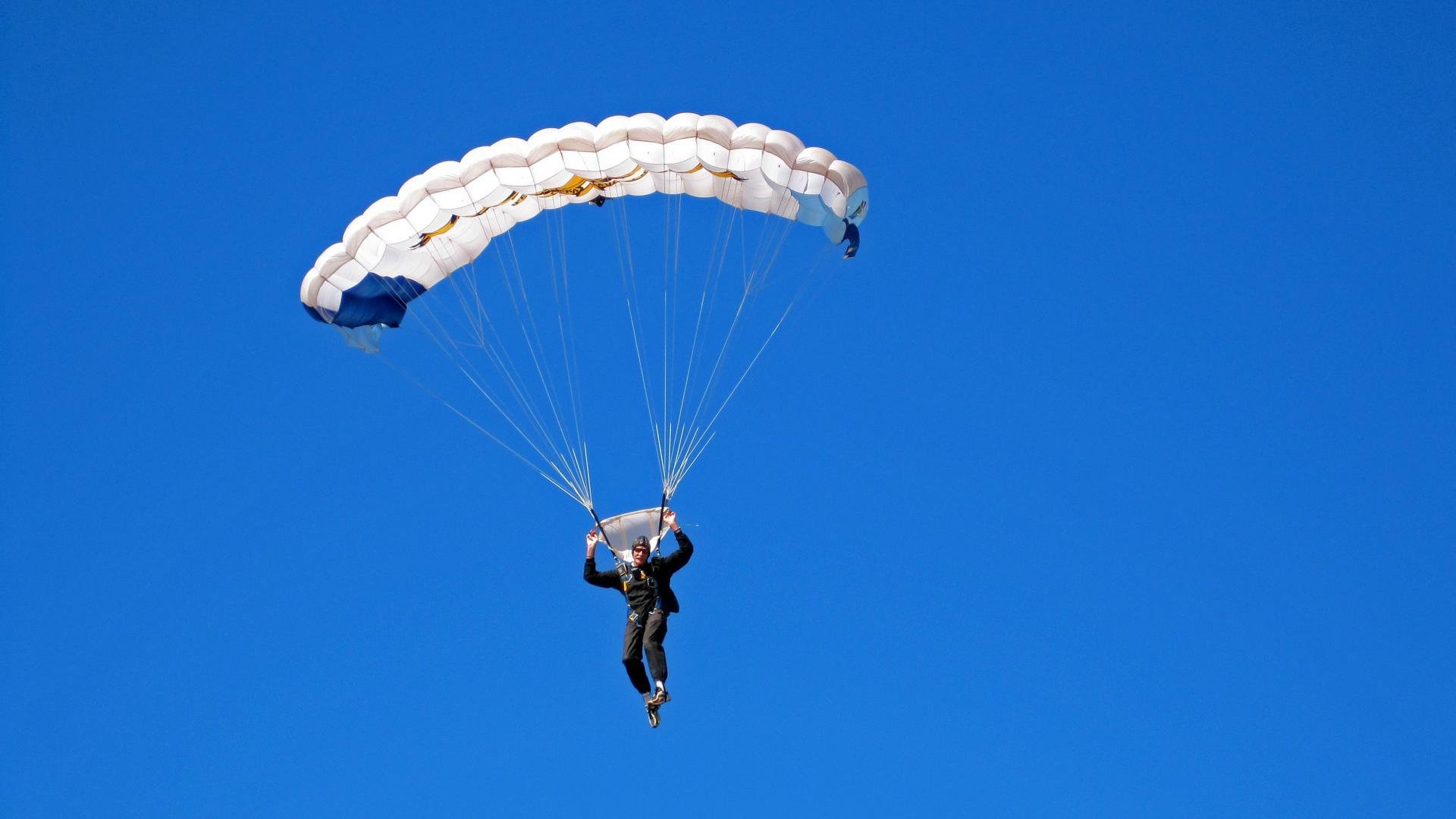 F1历史最快圈速纪录刷新，f1历史最快速度